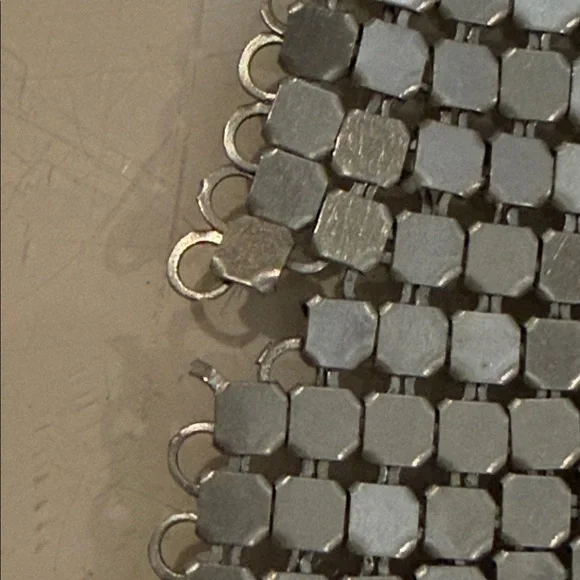 A silver-toned chainmail mesh scarf bib necklace. VTG - Picture 15 of 16